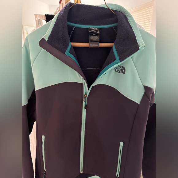 North face jacket - Picture 2 of 4